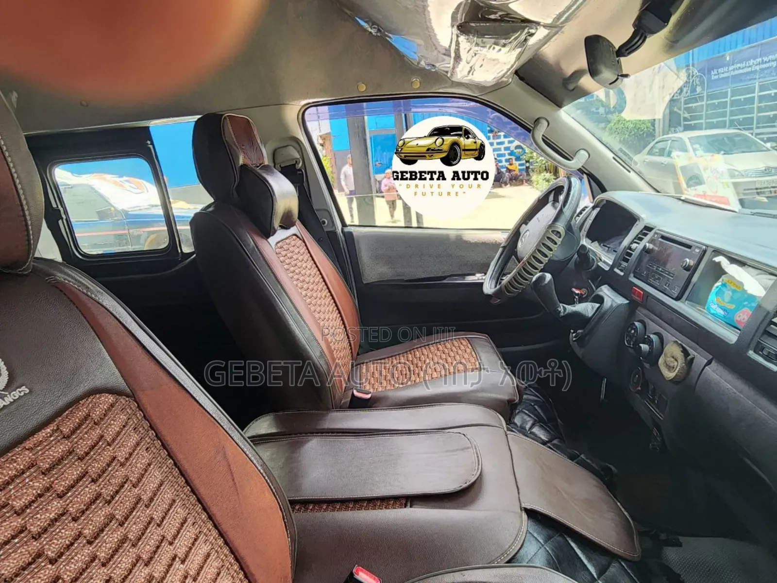 Toyota HiAce 2016 White