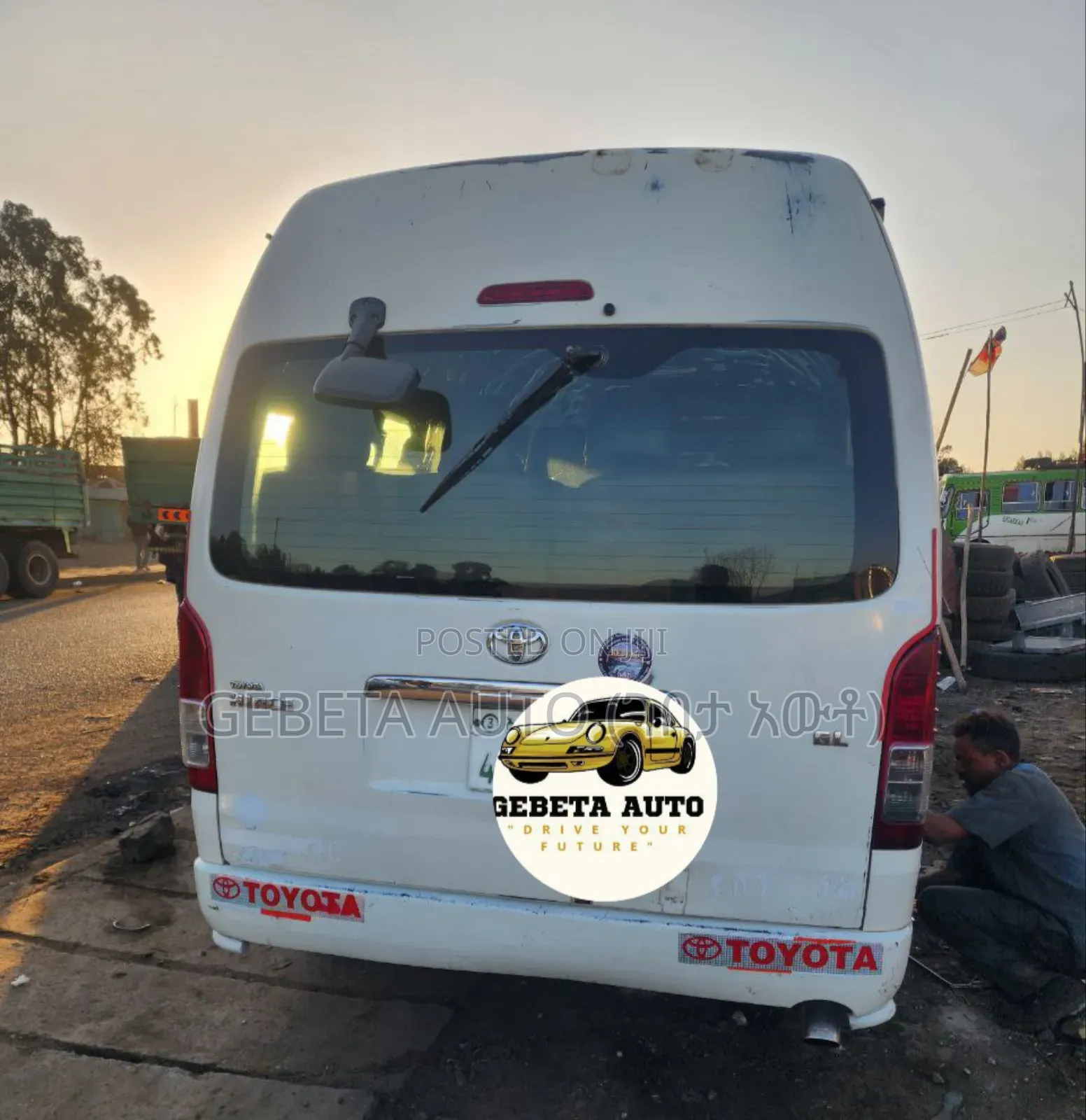 Toyota HiAce 2016 White