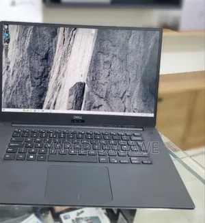 New Laptop Dell Precision 15 3520 16GB Intel Core I7 SSD 512GB