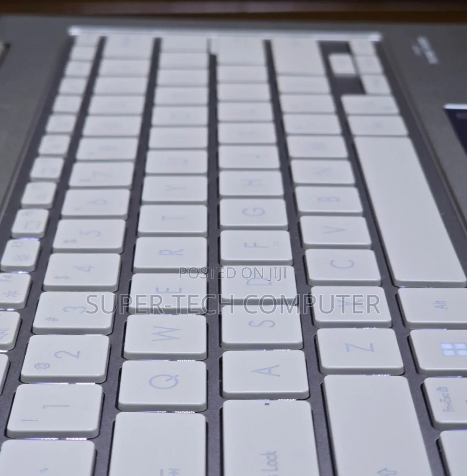 New Laptop Asus ZenBook 13 UX331UN 32GB Intel Core I9 SSD 512GB