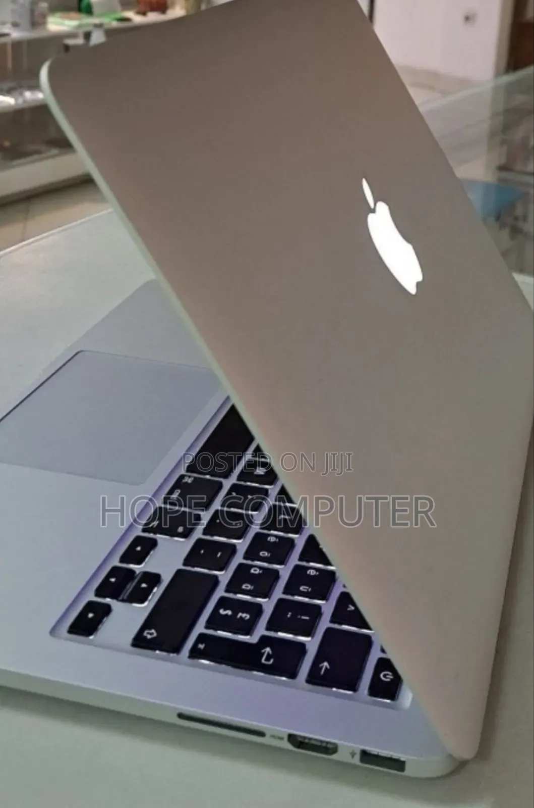 New Laptop Apple MacBook Pro 2015 8GB Intel Core I5 SSD 256GB