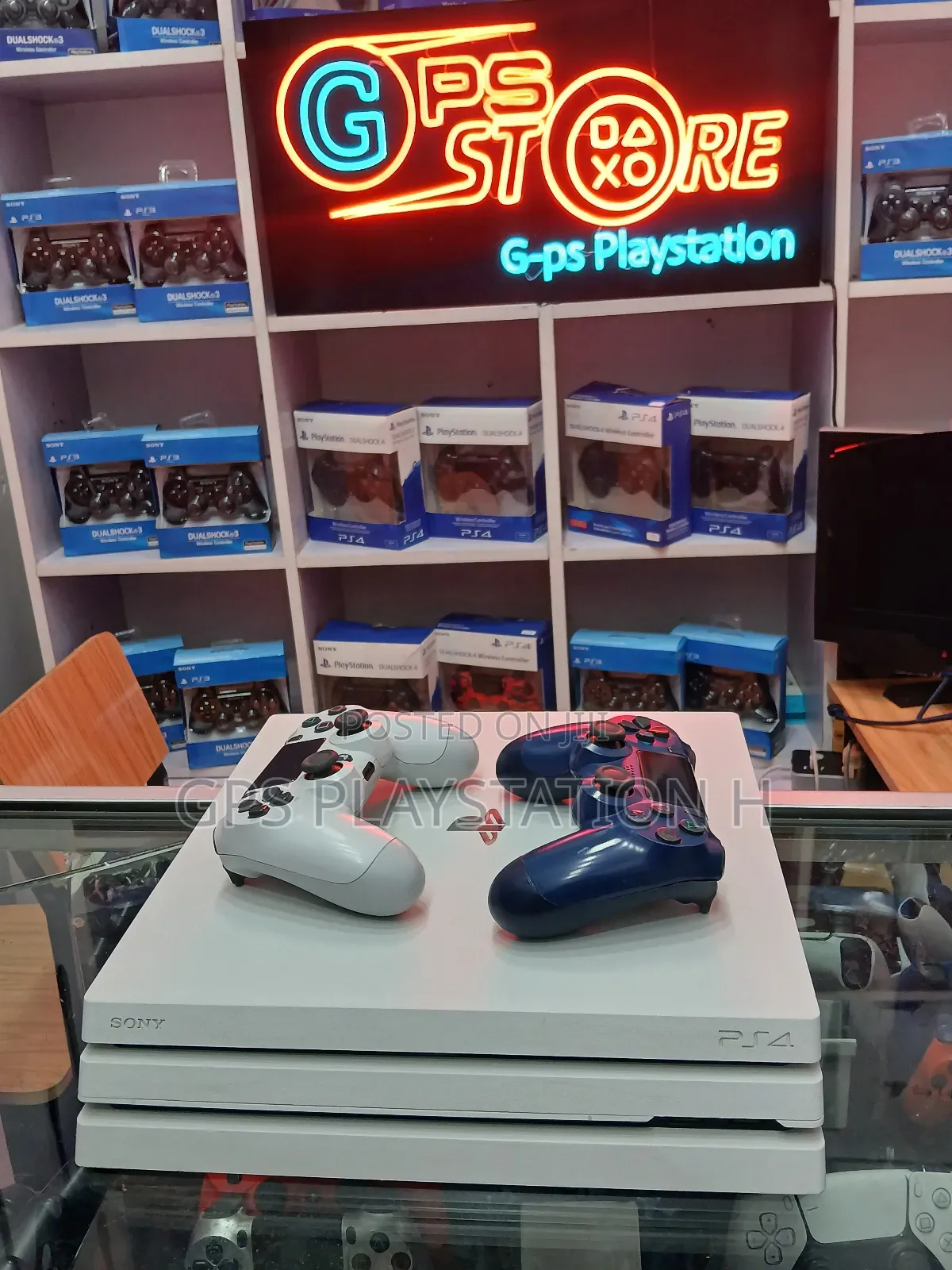 Playstation 4 Pro Pes Four