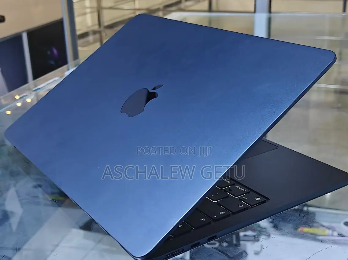 New Laptop Apple MacBook 8GB Intel Core I5 SSD 512GB