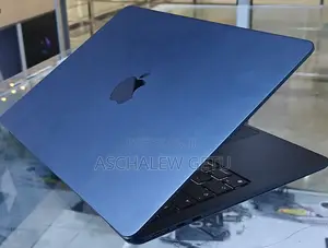 New Laptop Apple MacBook 8GB Intel Core I5 SSD 512GB