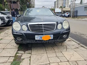 Photo - Mercedes-Benz E200 2008 Black