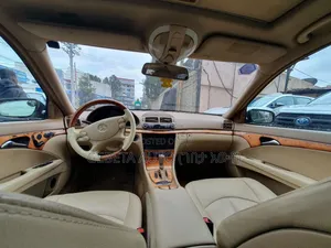 Mercedes-Benz E200 2008 Black