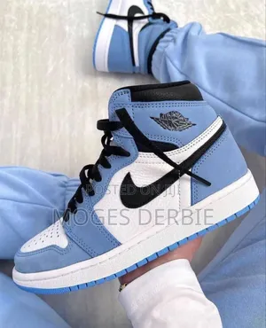 Jordan 1 Retro High White University Blue Black