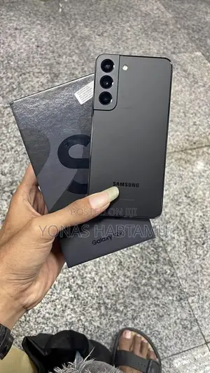 Photo - New Samsung Galaxy S22 5G 256 GB Black