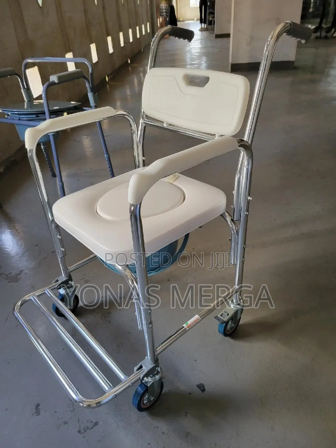 Toilet Chair★ 4 Wheels, Easy to Moveየ鋏potty Chair፴[[Chair