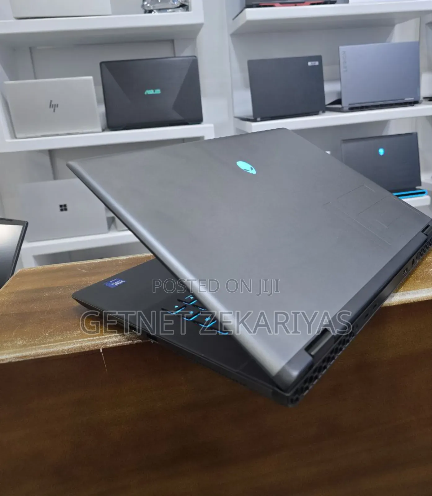 New Laptop Alienware M15 r3 32GB Intel Core Ultra 7 SSD 1T