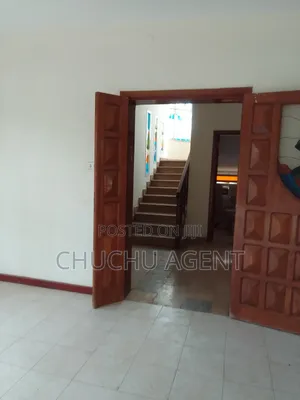 8bdrm House in Bole for rent