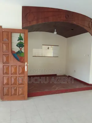 8bdrm House in Bole for rent