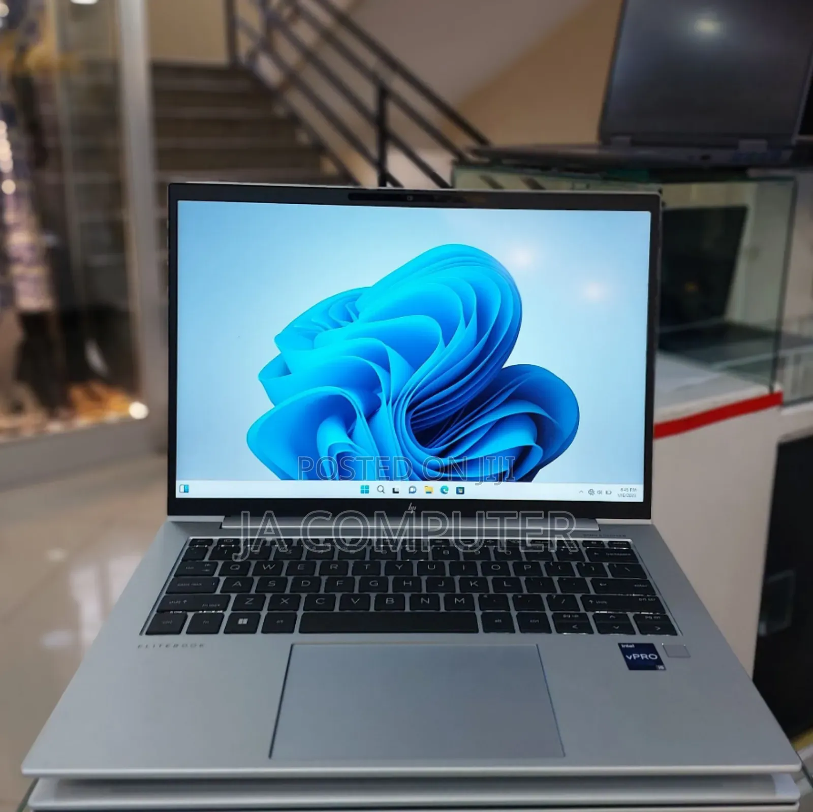 New Laptop HP EliteBook 840 G8 16GB Intel Core I5 SSD 512GB