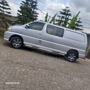 Photo - Toyota HiAce 2011 Silver