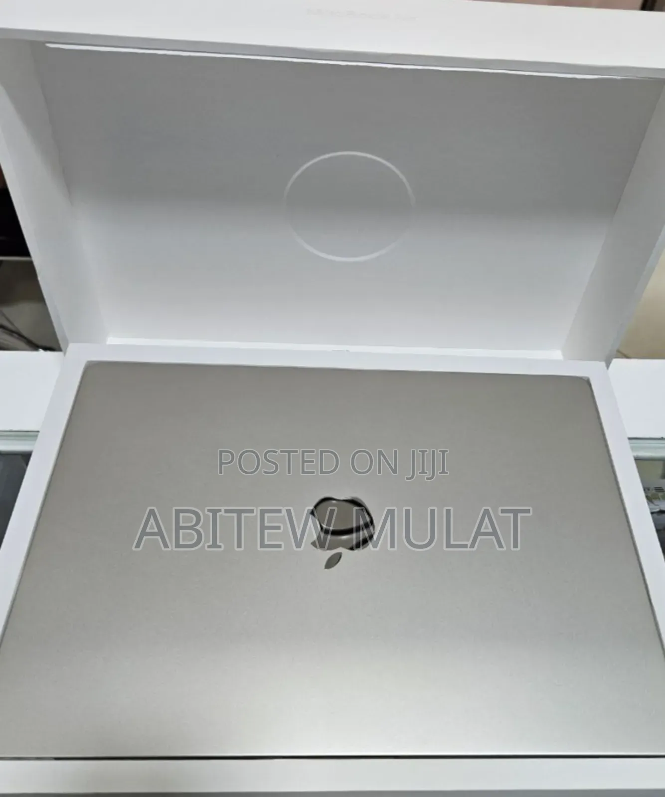 New Laptop Apple MacBook Air 2022 M2 8GB Apple M2 SSD 256GB