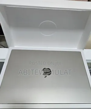 Photo - New Laptop Apple MacBook Air 2022 M2 8GB Apple M2 SSD 256GB