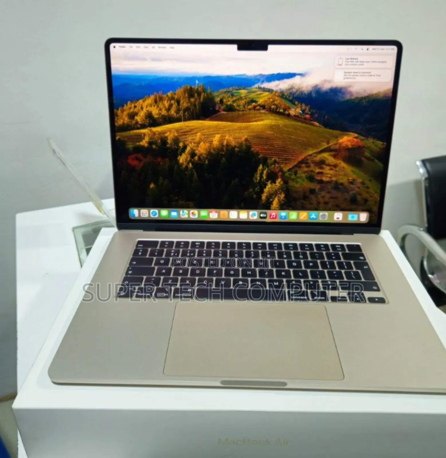 New Laptop Apple MacBook Air 2023 M2 8GB Apple M3 SSD 256GB