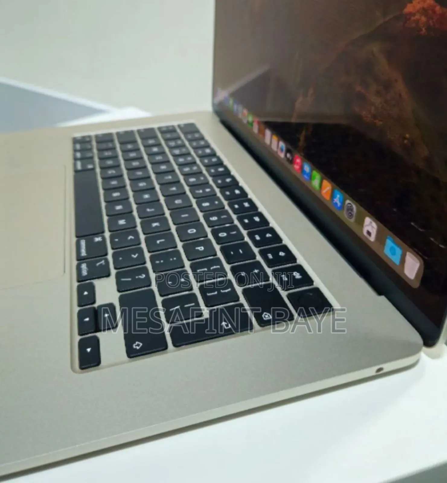 New Laptop Apple MacBook Air 2022 M2 8GB Intel Core M2 SSD 256GB