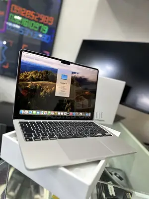 New Laptop Apple MacBook Air 2022 M2 8GB Apple M2 SSD 256GB