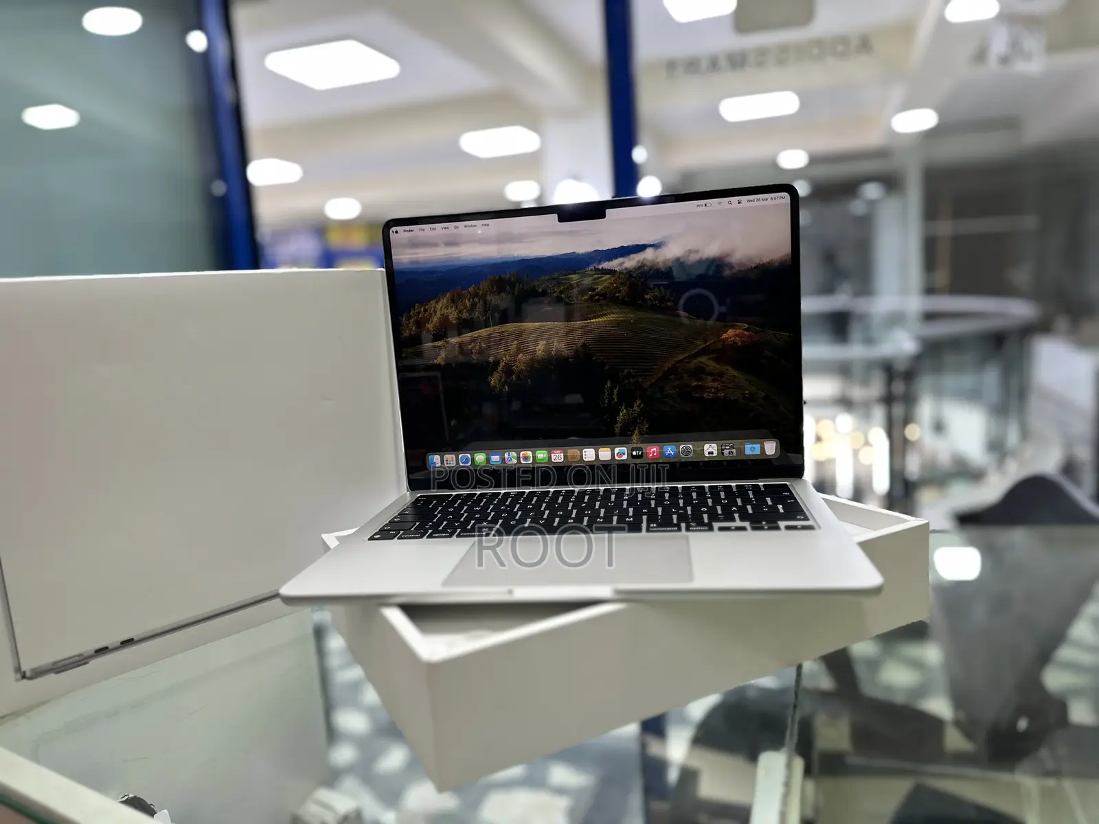 New Laptop Apple MacBook Air 2022 M2 8GB Apple M2 SSD 256GB