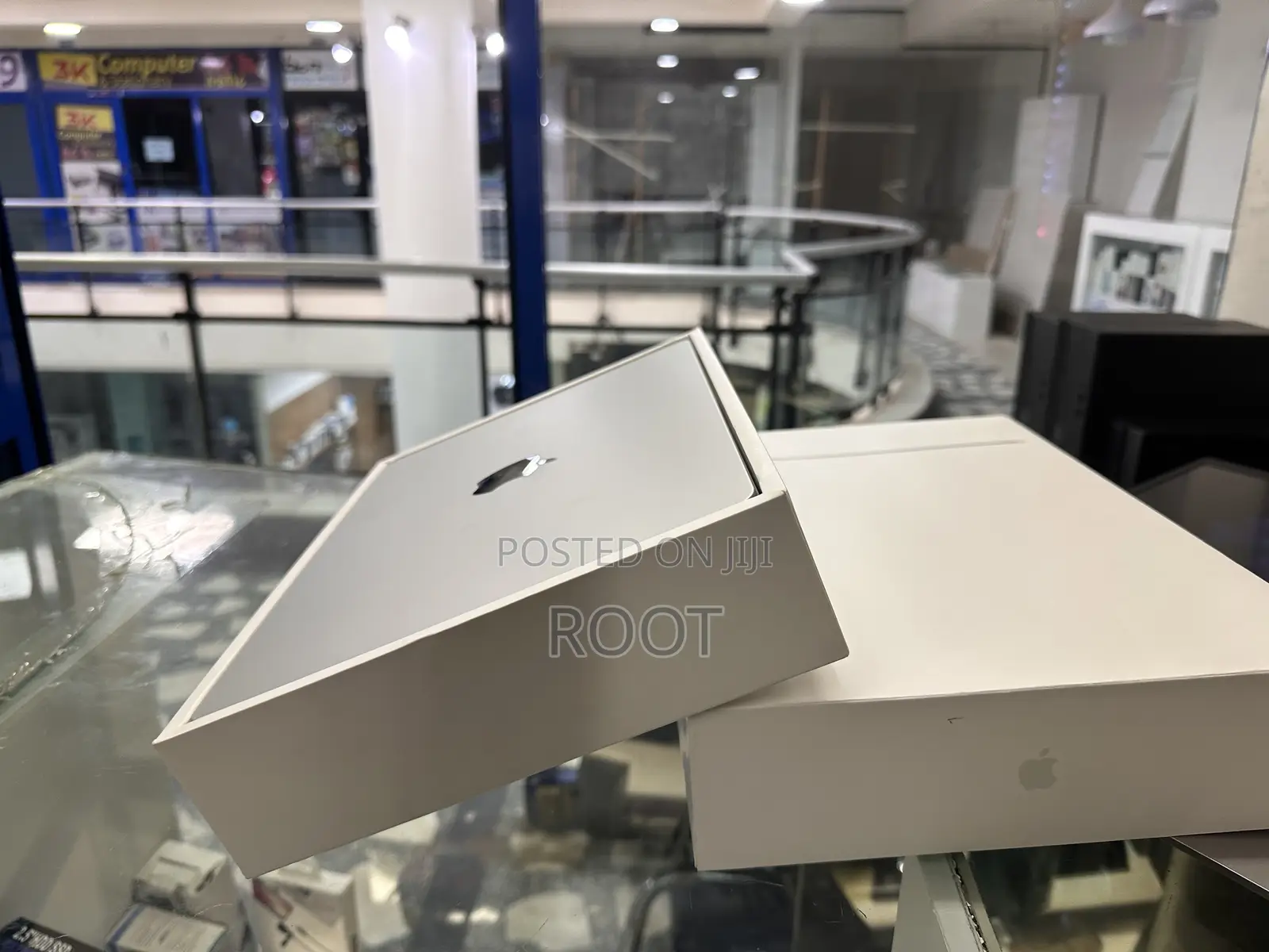 New Laptop Apple MacBook Air 2022 M2 8GB Apple M2 SSD 256GB