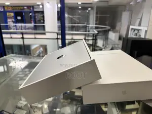 Photo - New Laptop Apple MacBook Air 2022 M2 8GB Apple M2 SSD 256GB