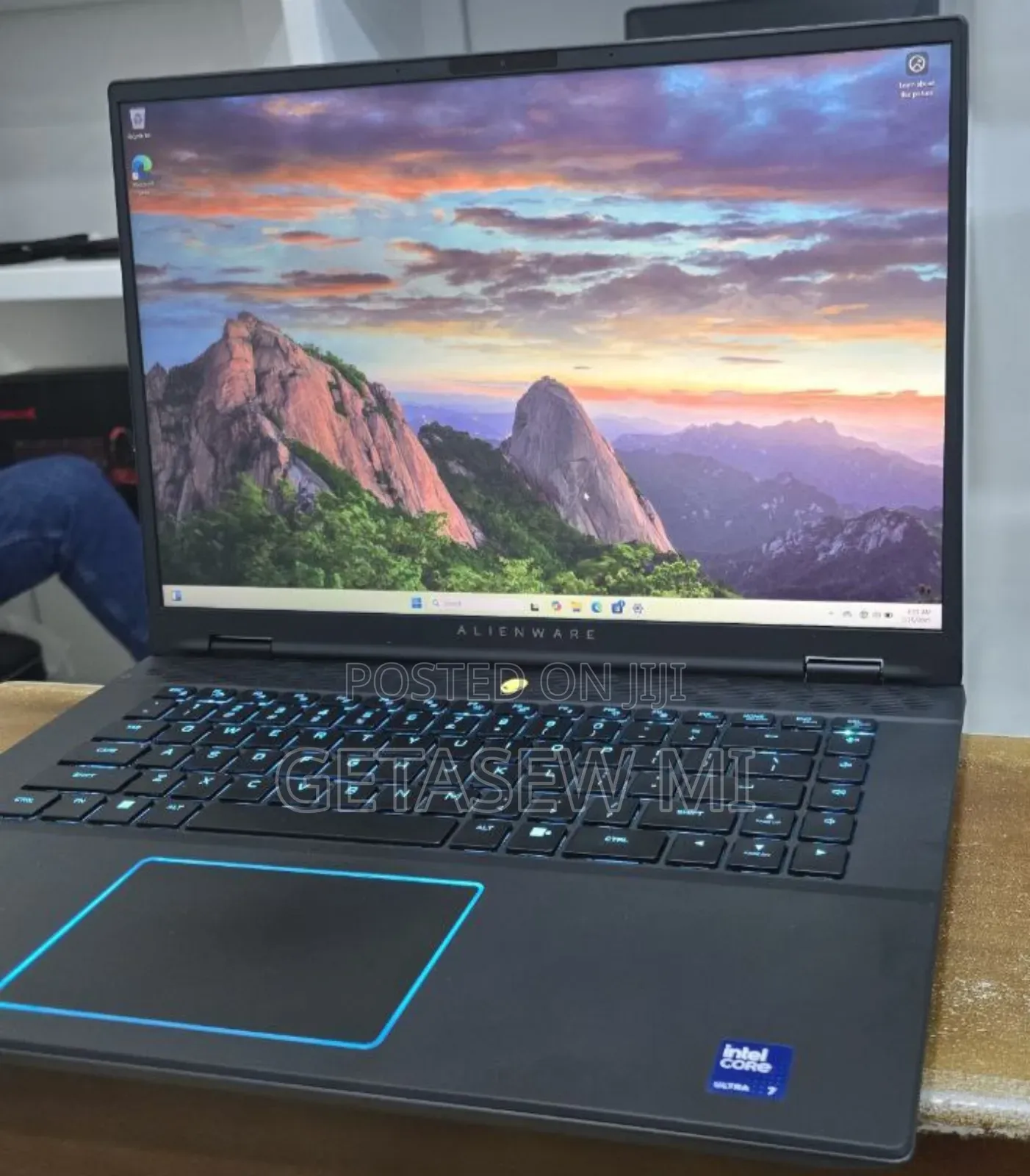 New Laptop Alienware M15 R3 32GB Intel Core Ultra 7 SSD 1T