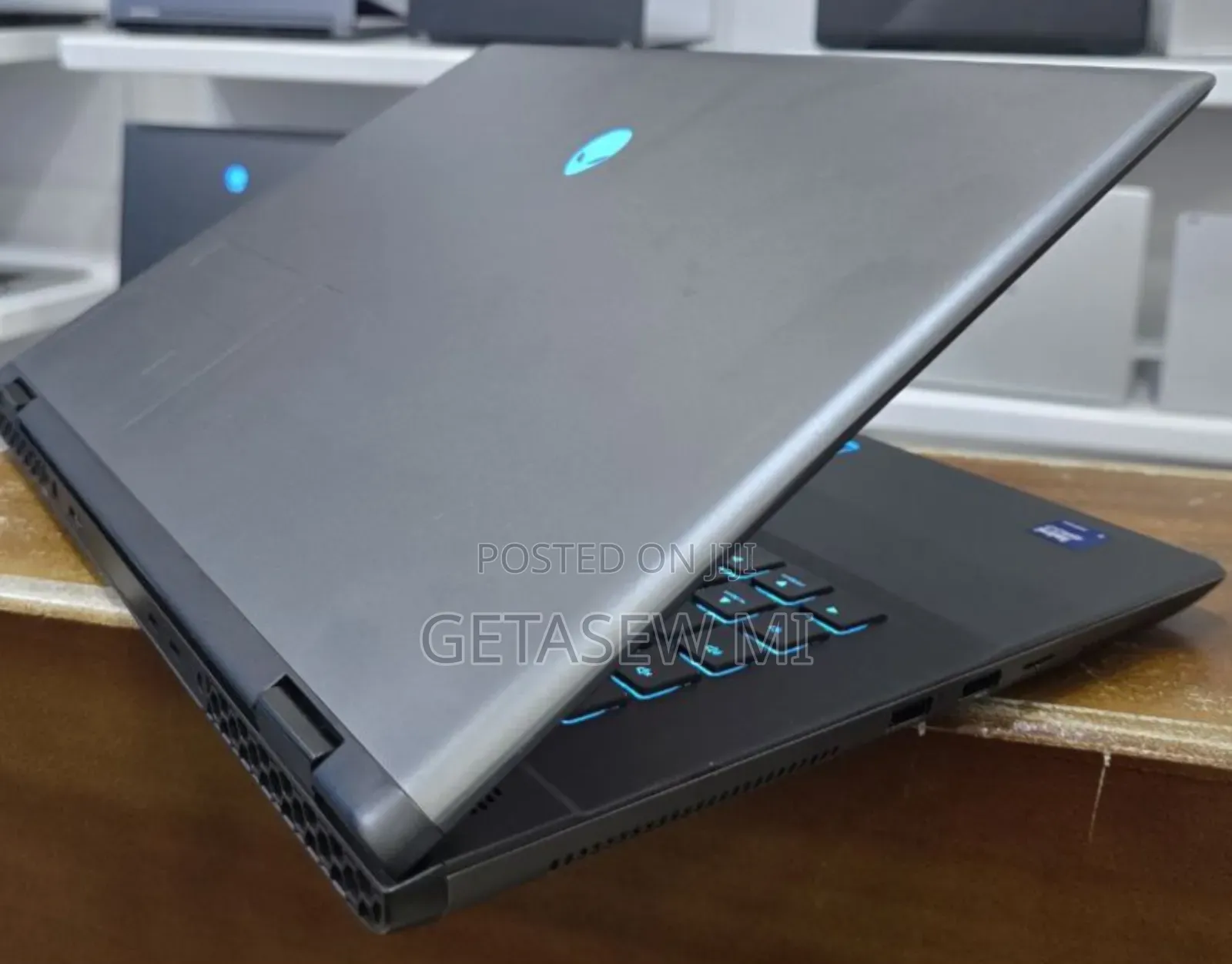 New Laptop Alienware M15 R3 32GB Intel Core Ultra 7 SSD 1T