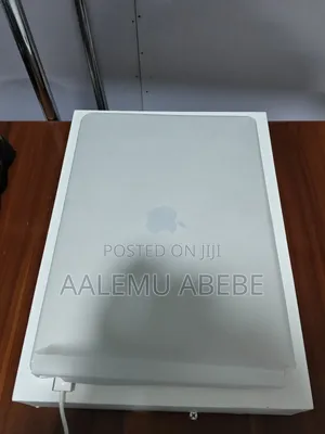 New Laptop Apple MacBook Air 2022 M2 8GB Apple M2 SSD 256GB