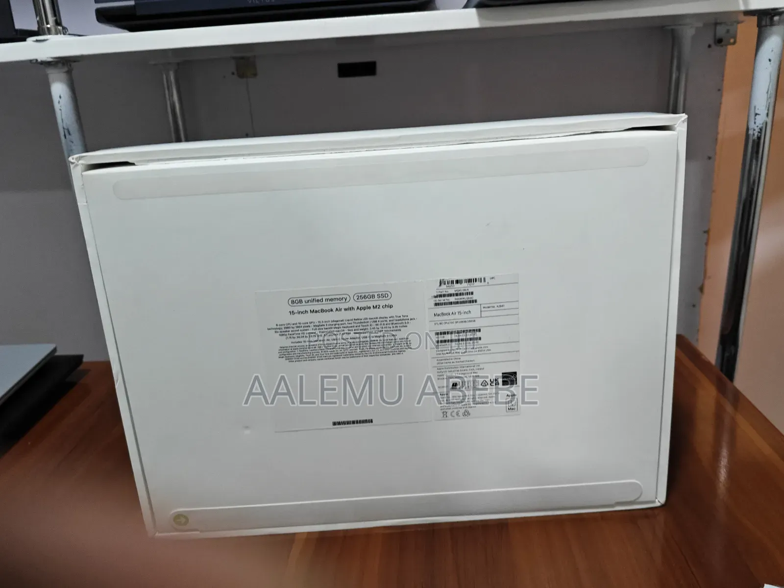 New Laptop Apple MacBook Air 2022 M2 8GB Apple M2 SSD 256GB