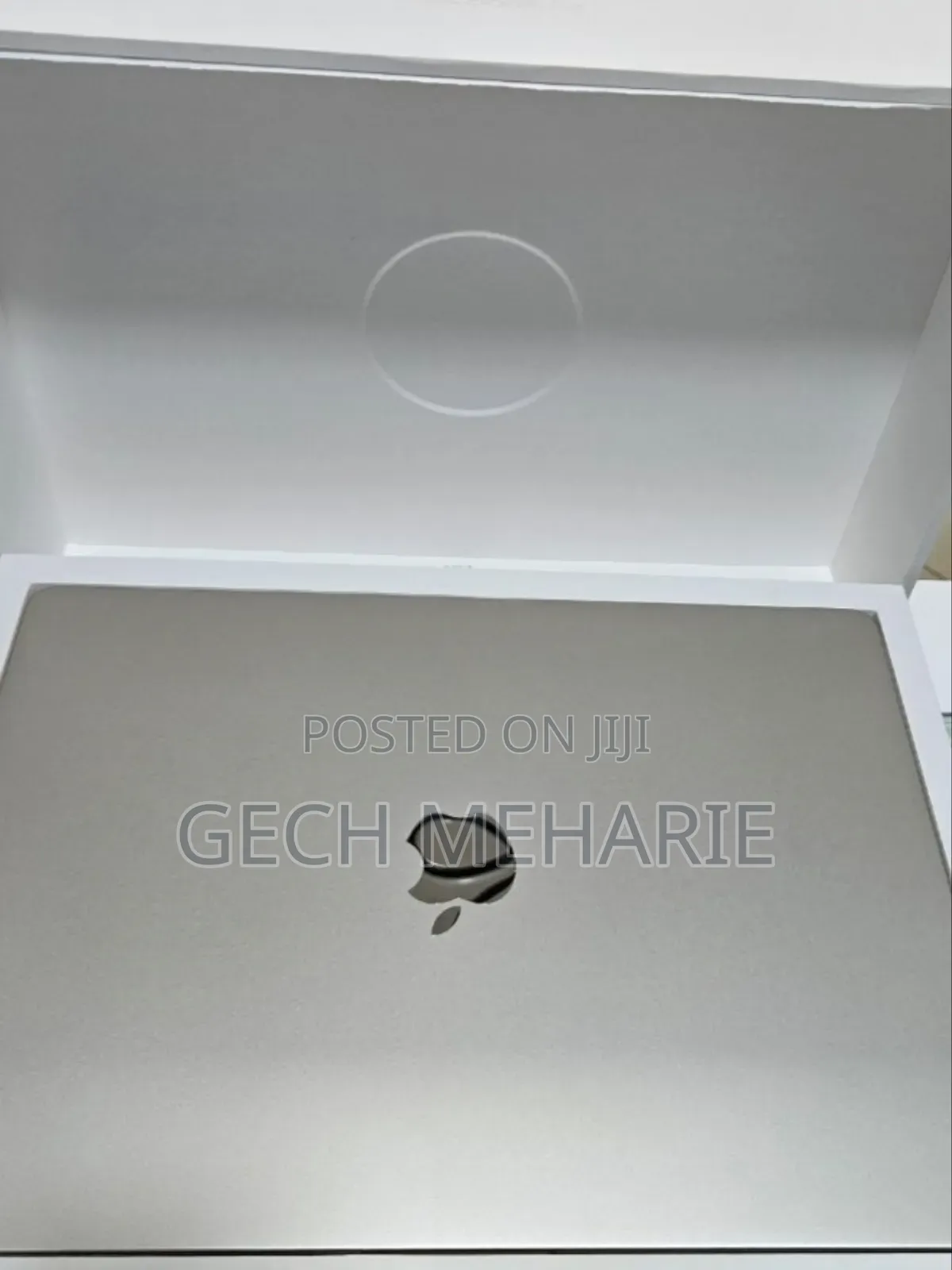 New Laptop Apple MacBook Air 2023 M2 8GB Apple M2 SSD 256GB