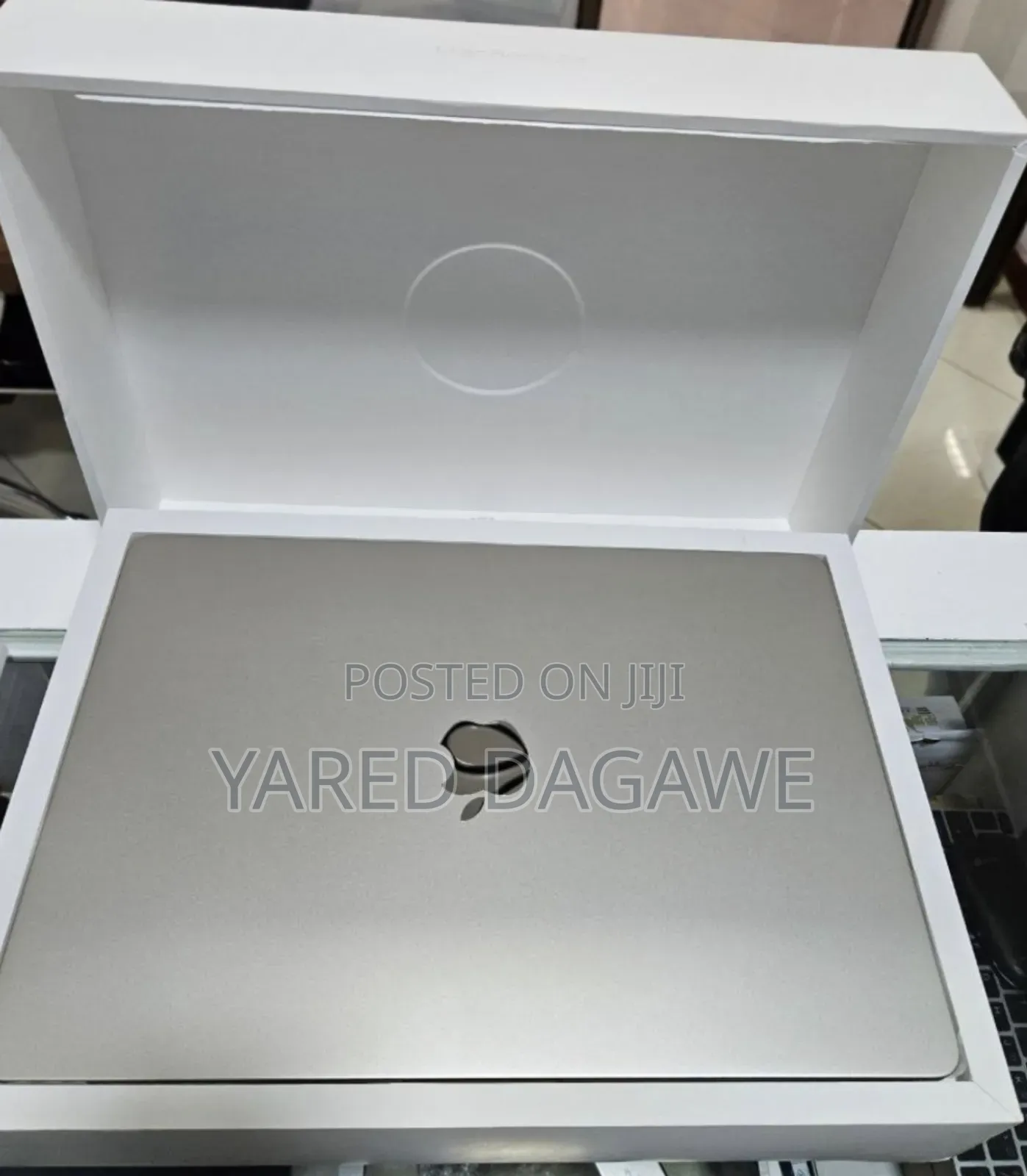 New Laptop Apple MacBook Air 2022 M2 8GB Apple M2 SSD 256GB