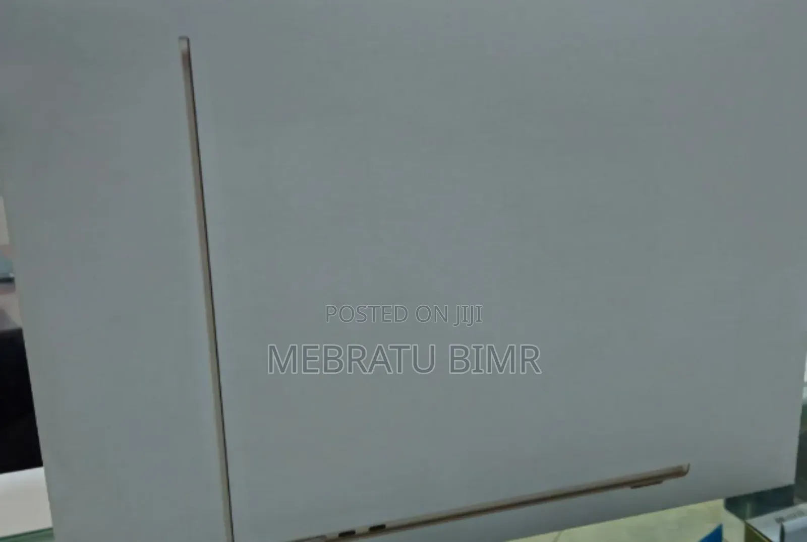 New Laptop Apple MacBook Air 2023 M2 8GB Apple M2 SSD 256GB