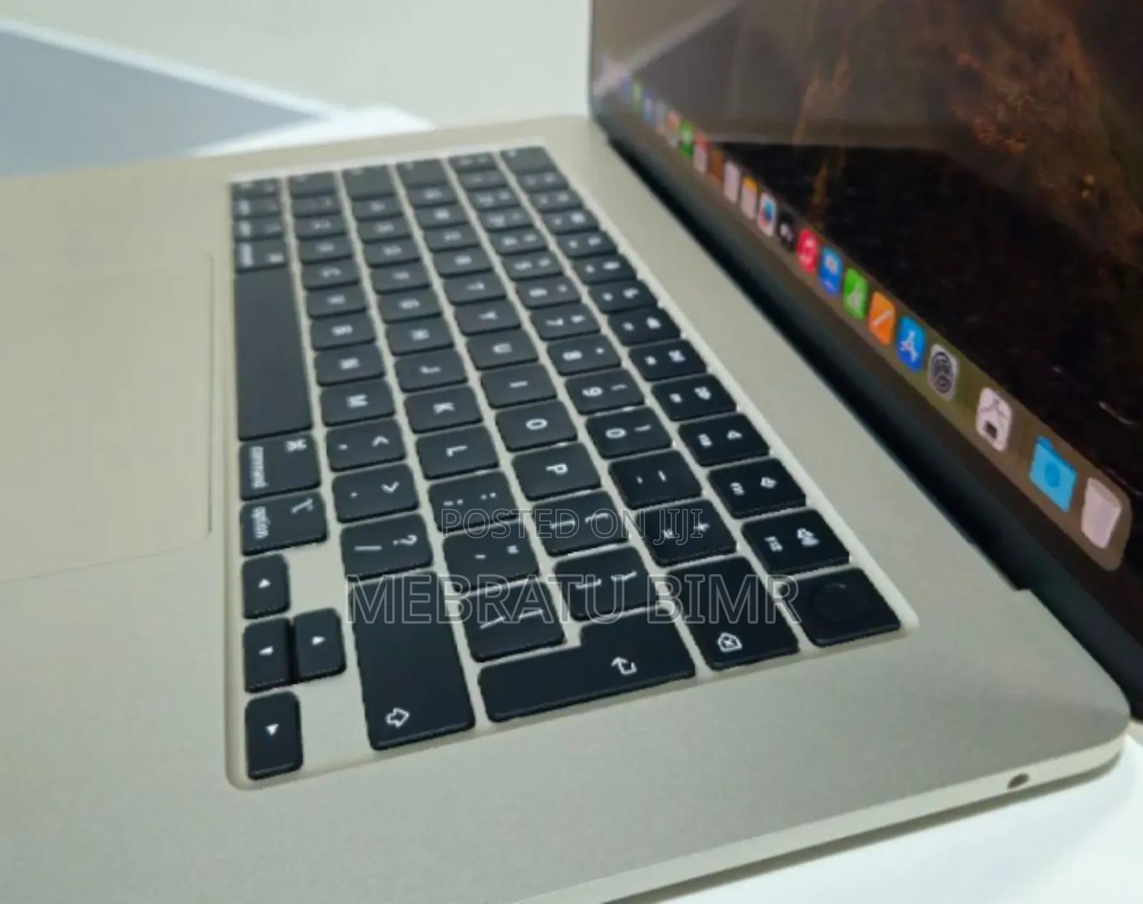 New Laptop Apple MacBook Air 2023 M2 8GB Apple M2 SSD 256GB