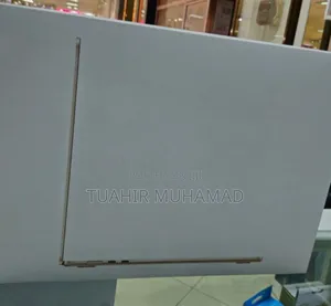 Photo - New Laptop Apple MacBook Air 2023 M2 8GB Apple M2 SSD 256GB