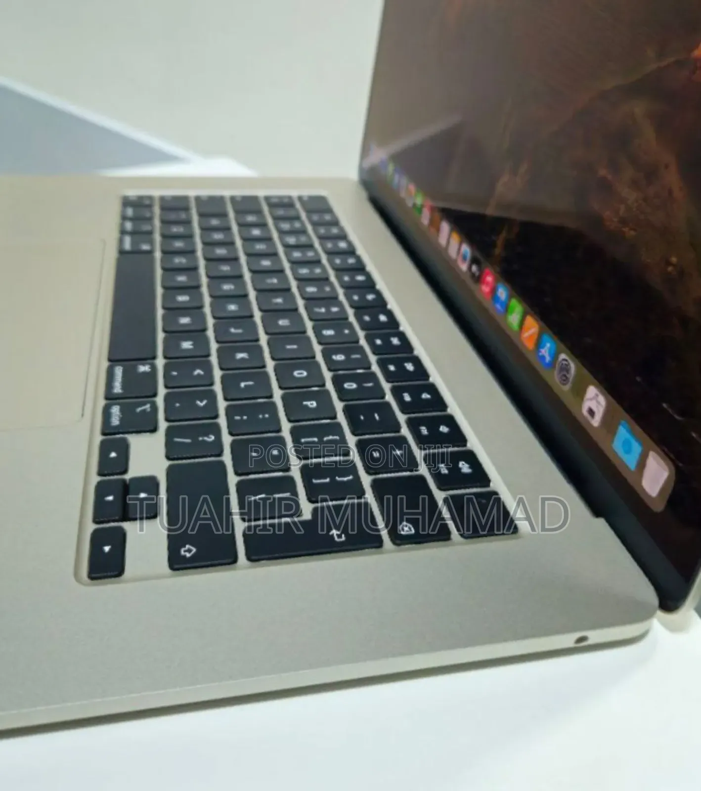 New Laptop Apple MacBook Air 2023 M2 8GB Apple M2 SSD 256GB