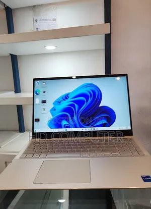 New Laptop Dell Inspiron 15 16GB Intel Core I7 SSD 512GB