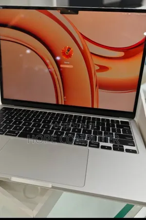 New Laptop Apple MacBook Air 2022 M2 8GB Apple M2 SSD 256GB