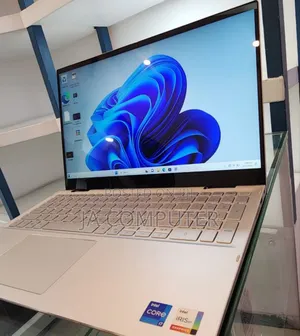 New Laptop Dell Inspiron 15 16GB Intel Core I7 SSD 512GB