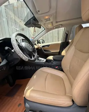 Toyota RAV4 2020 Green