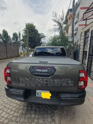 Toyota Hilux 2021 Gray