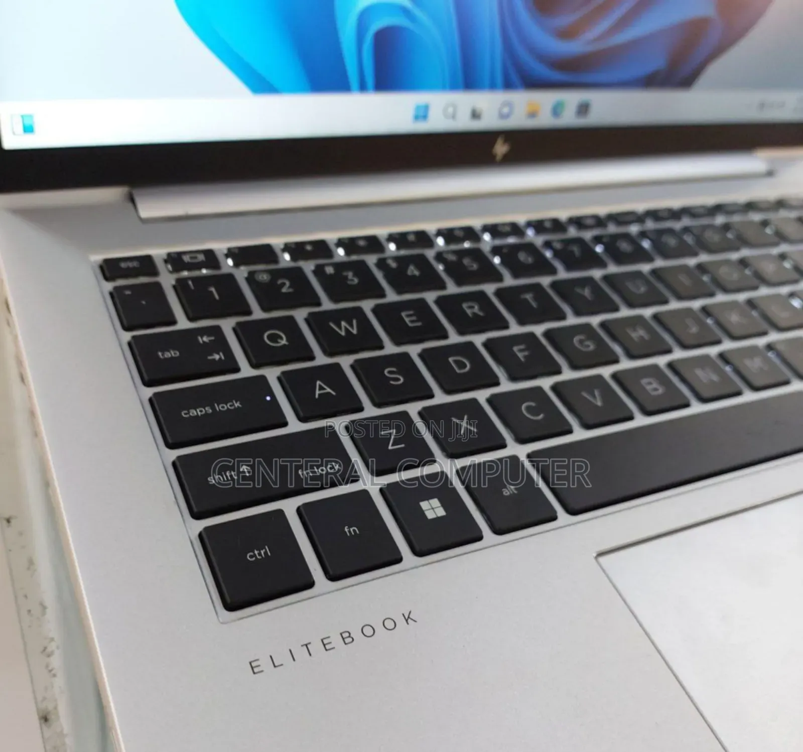 New Laptop HP EliteBook 860 G9 16GB Intel Core I5 SSD 512GB