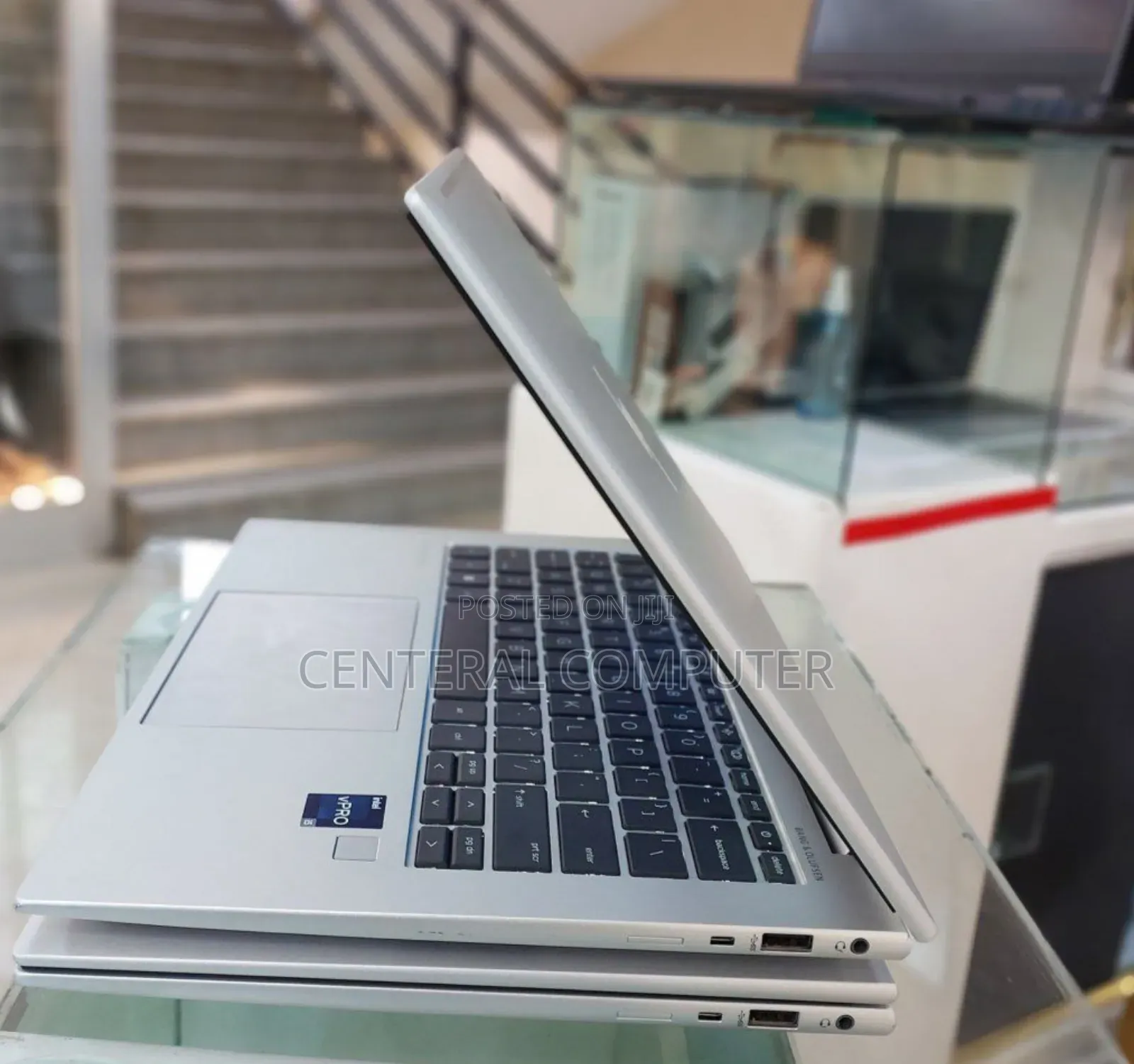 New Laptop HP EliteBook 860 G9 16GB Intel Core I5 SSD 512GB