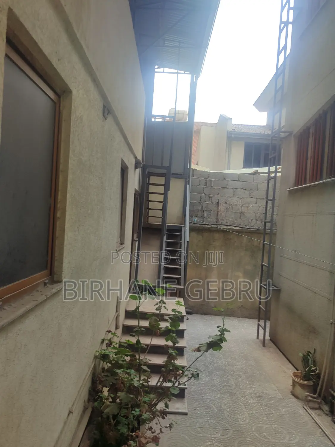 G+2 House Rent for Business