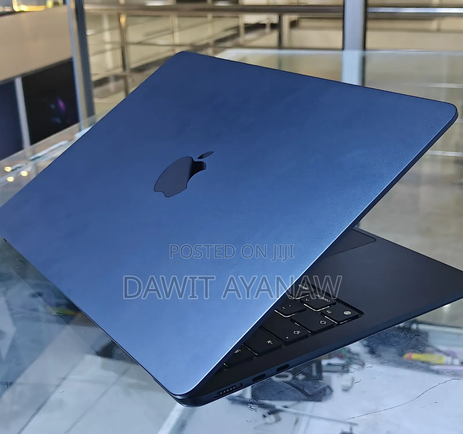 New Laptop Apple MacBook Air 2024 M3 13-Inch 8GB Apple M3 SSD 512GB