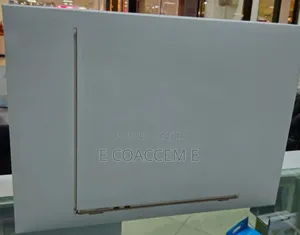 New Laptop Apple MacBook 8GB Apple M2 SSD 256GB