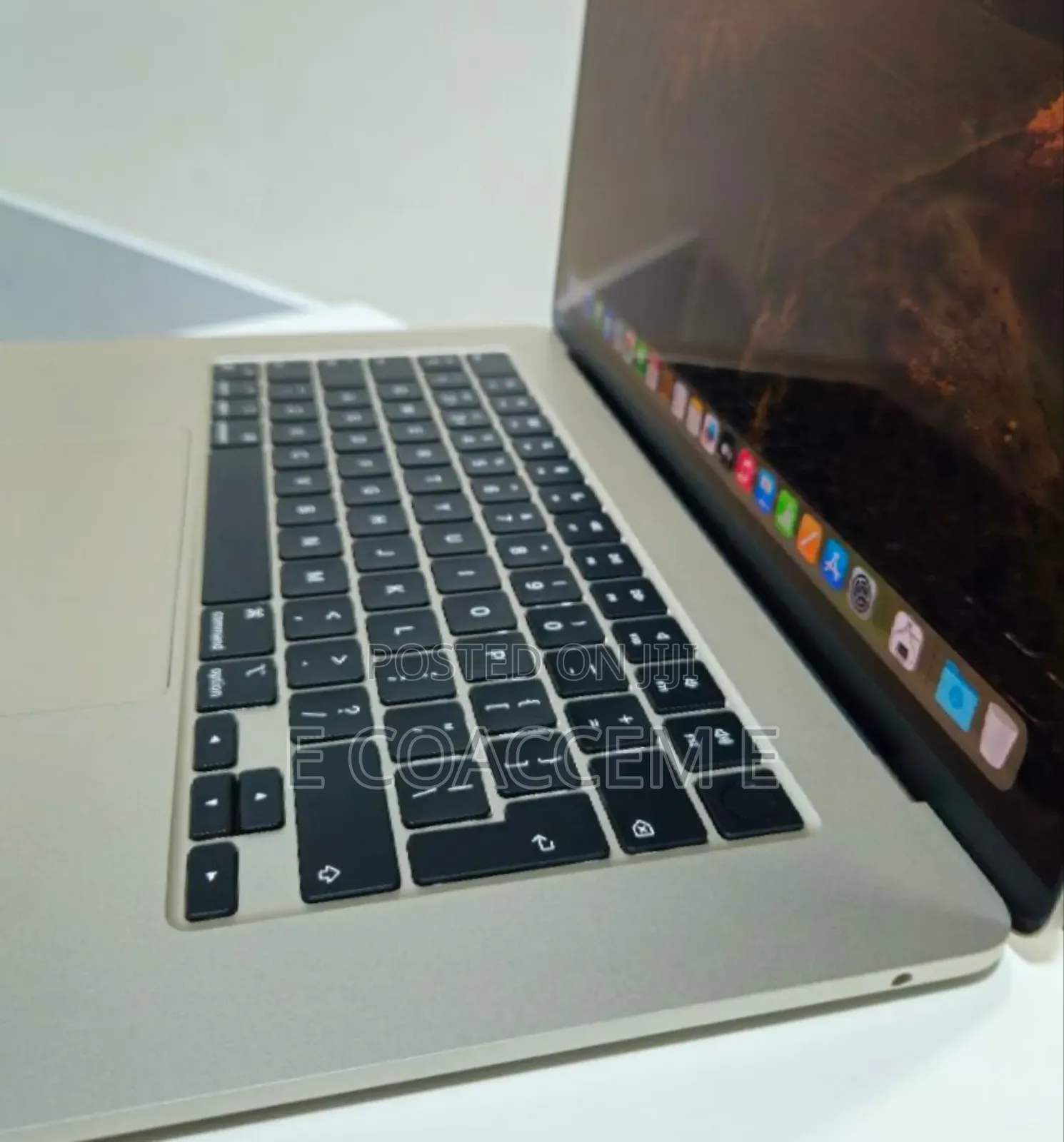 New Laptop Apple MacBook 8GB Apple M2 SSD 256GB