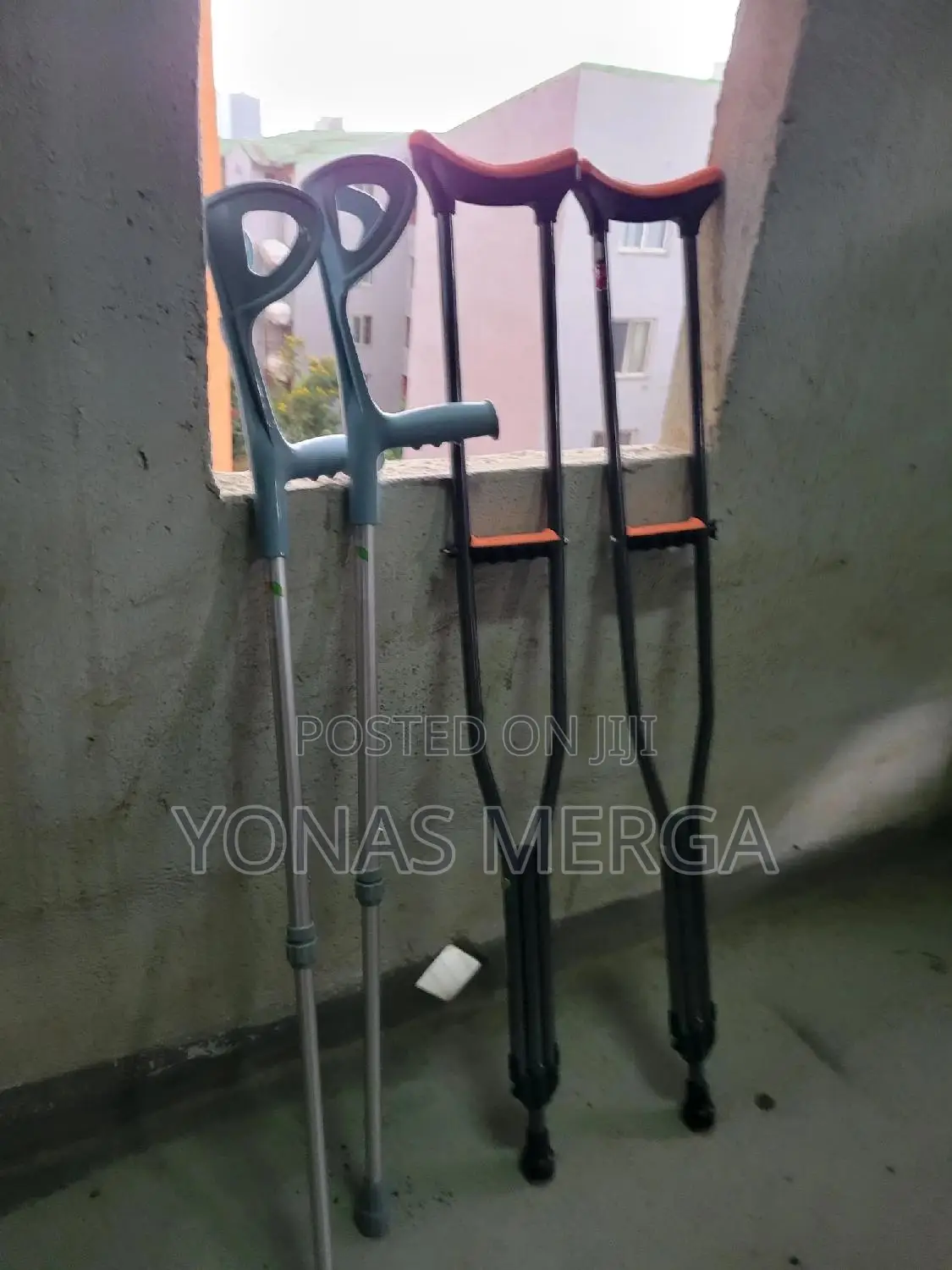 Aluminum Crutches፼凸ክራንች*Straining the Shoulders, Arm, Wrist