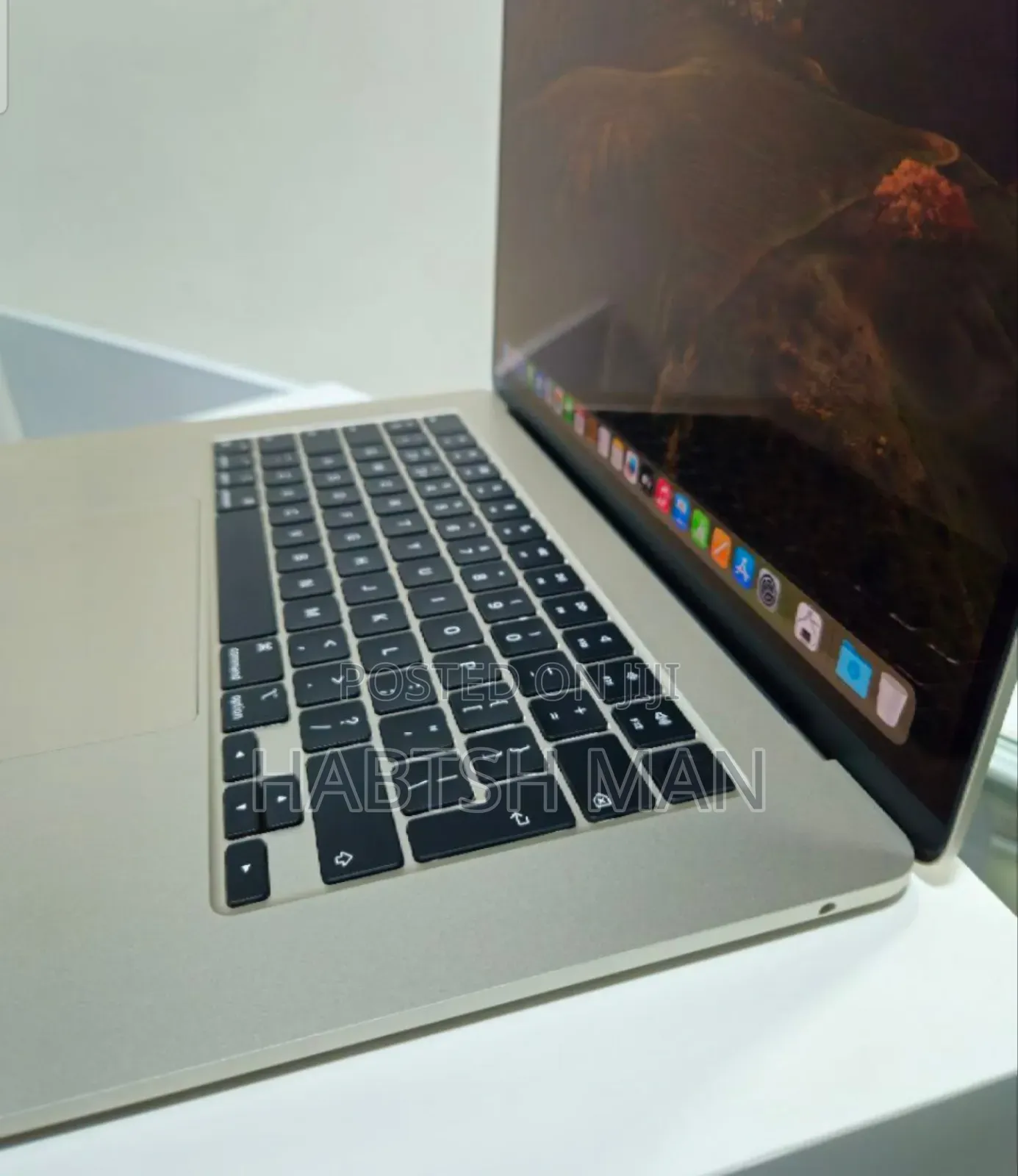 New Laptop Apple MacBook Air 2022 M2 8GB Apple M2 SSD 256GB