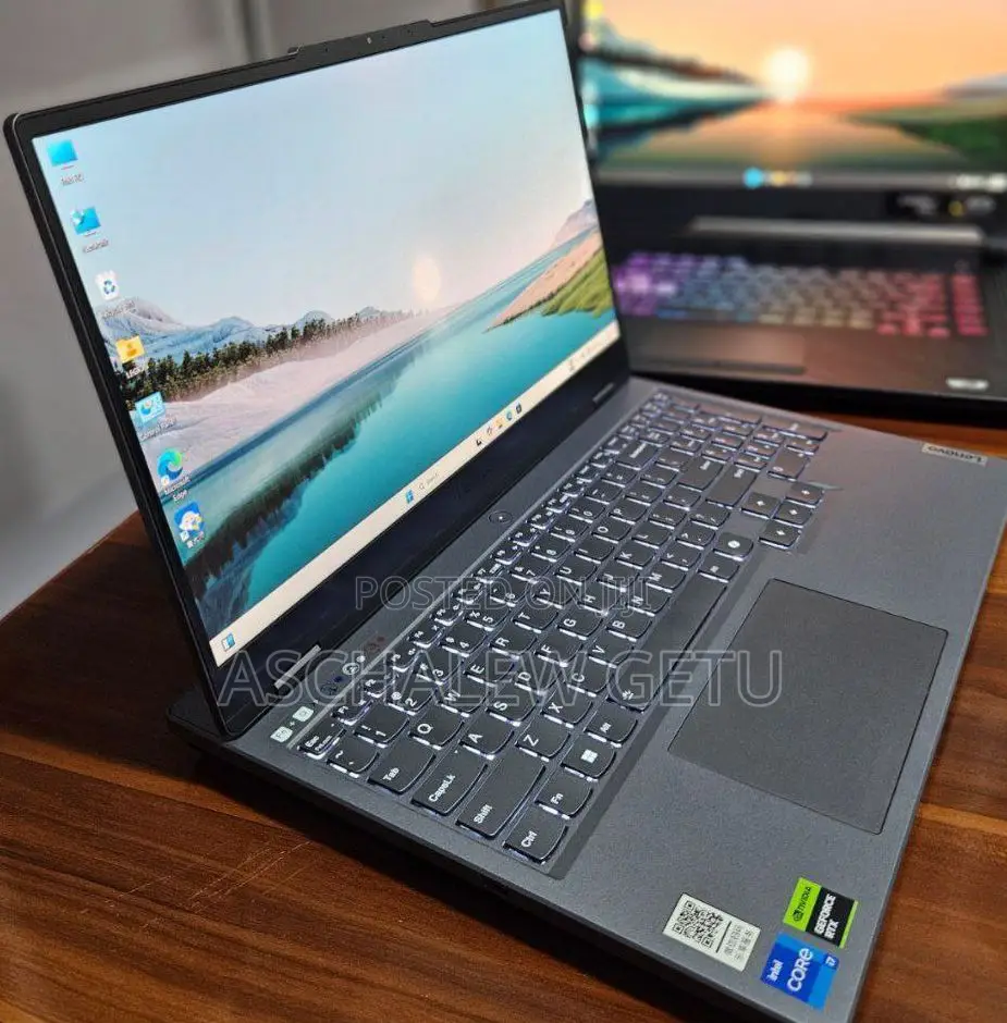 New Laptop Lenovo Yoga 700 24GB Intel Core I5 SSD 512GB